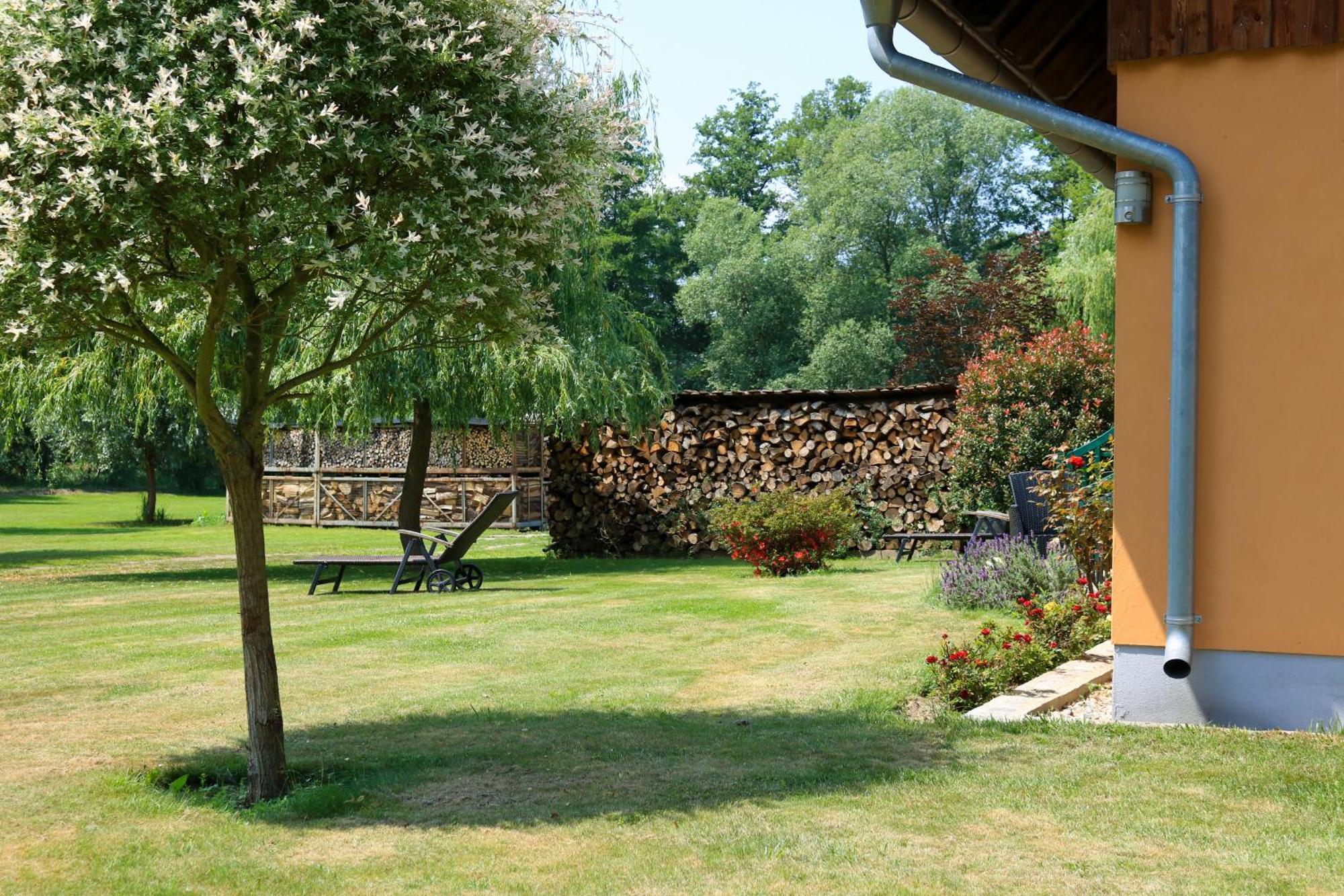 בורג Gasthaus & Pension Am Kurfuerstendamm מראה חיצוני תמונה