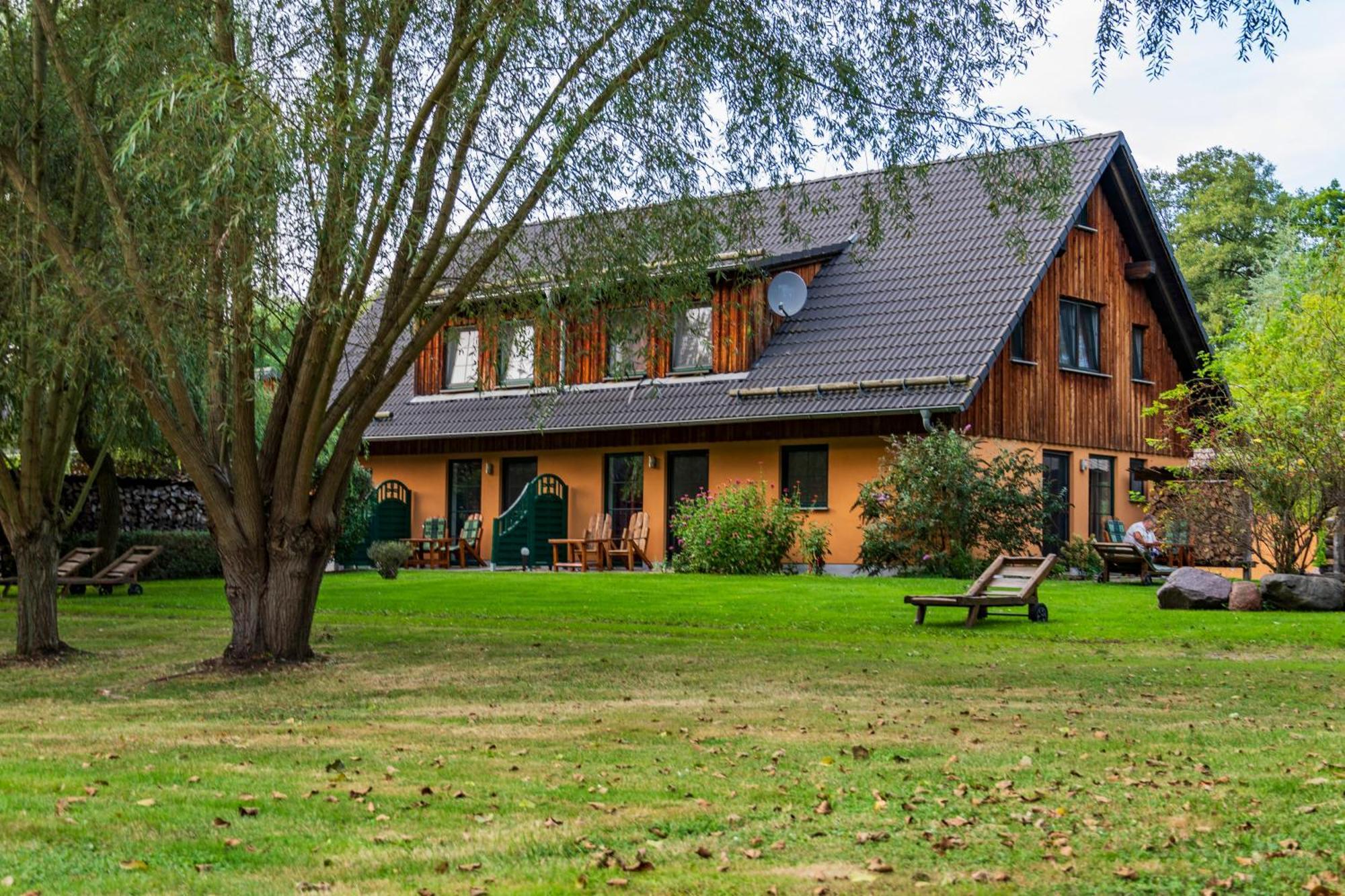 בורג Gasthaus & Pension Am Kurfuerstendamm מראה חיצוני תמונה