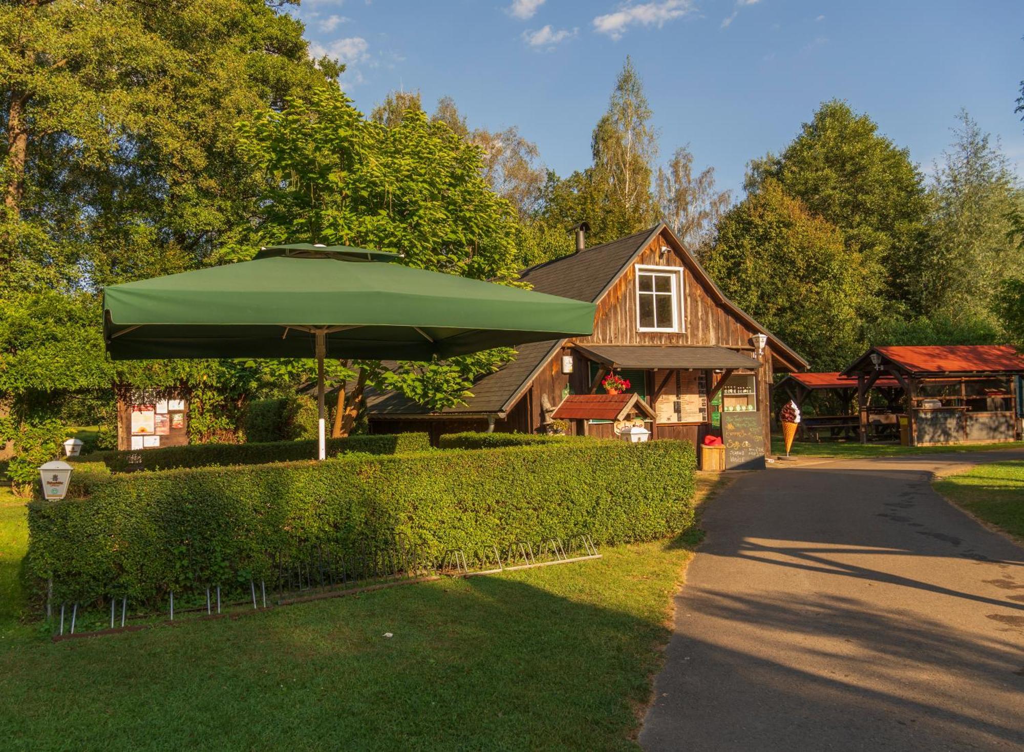 בורג Gasthaus & Pension Am Kurfuerstendamm מראה חיצוני תמונה